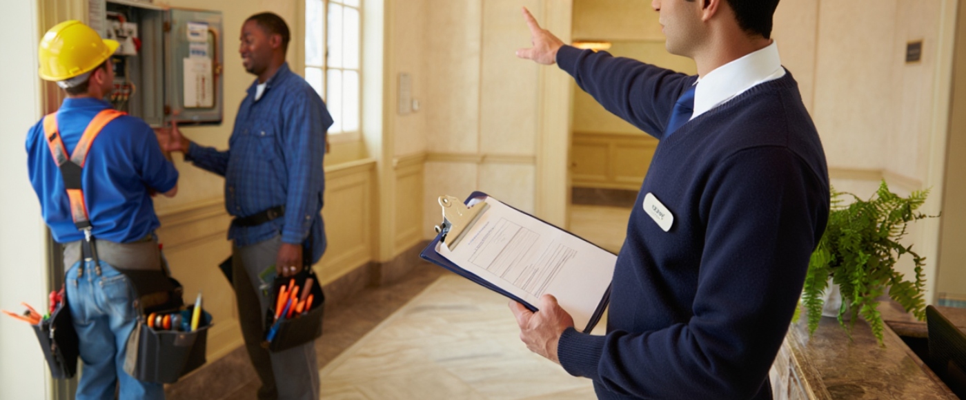 Descubre el papel del conserje en la coordinación y logística del mantenimiento correctivo